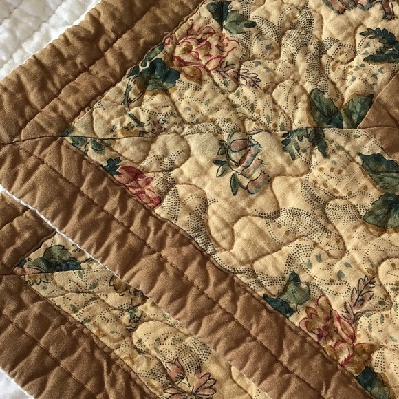 HOME CLASSICS 2 Quilted Pillow Shams Full/Stand Brown Cream Floral Embroidered - Picture 6 of 9